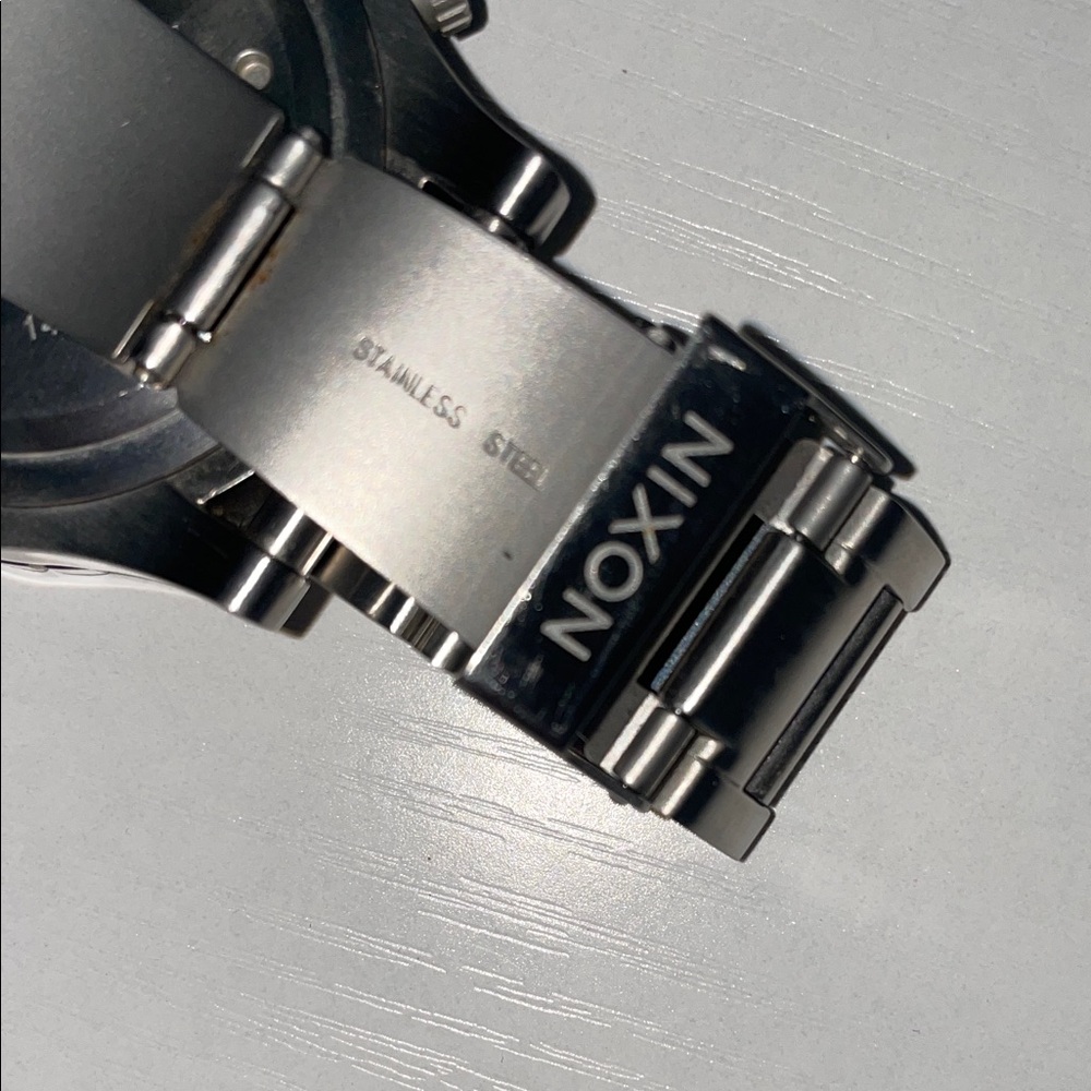 NIXON MENS Silver and Blue Chronograph Watch - Picture 4 of 8
